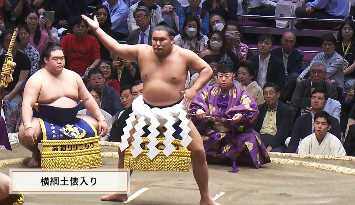 横綱土俵入りに“水を差す”行為が波紋「それはダメだろ」「しゃあない