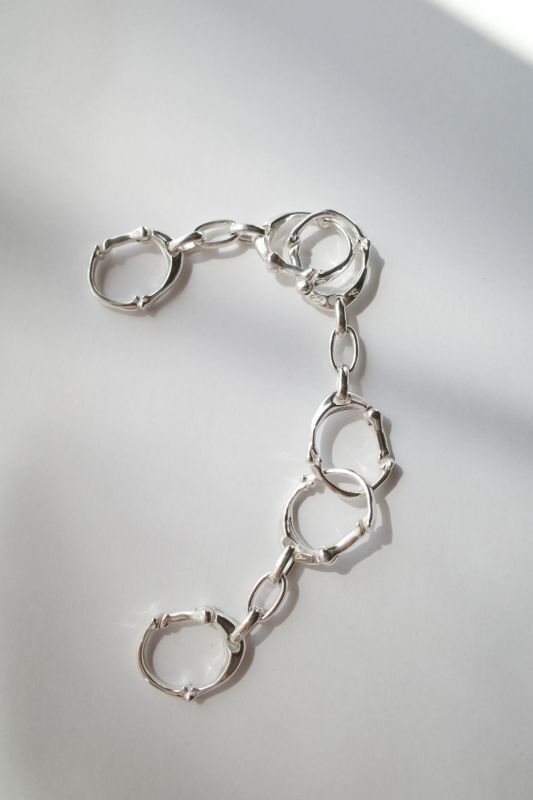 TAKAHIROMIYASHITATheSoloist. bone shaped carabiner bracelet.-S- - tity