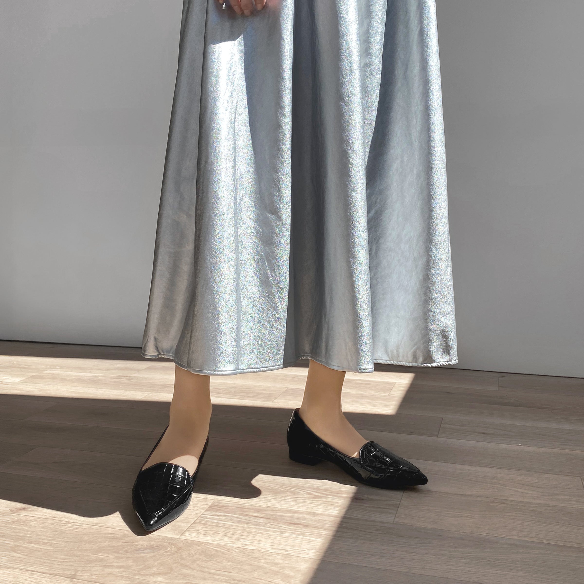 2025AWBI：甲深デザイン フラットシューズ（4767）ブラックCR – mamian