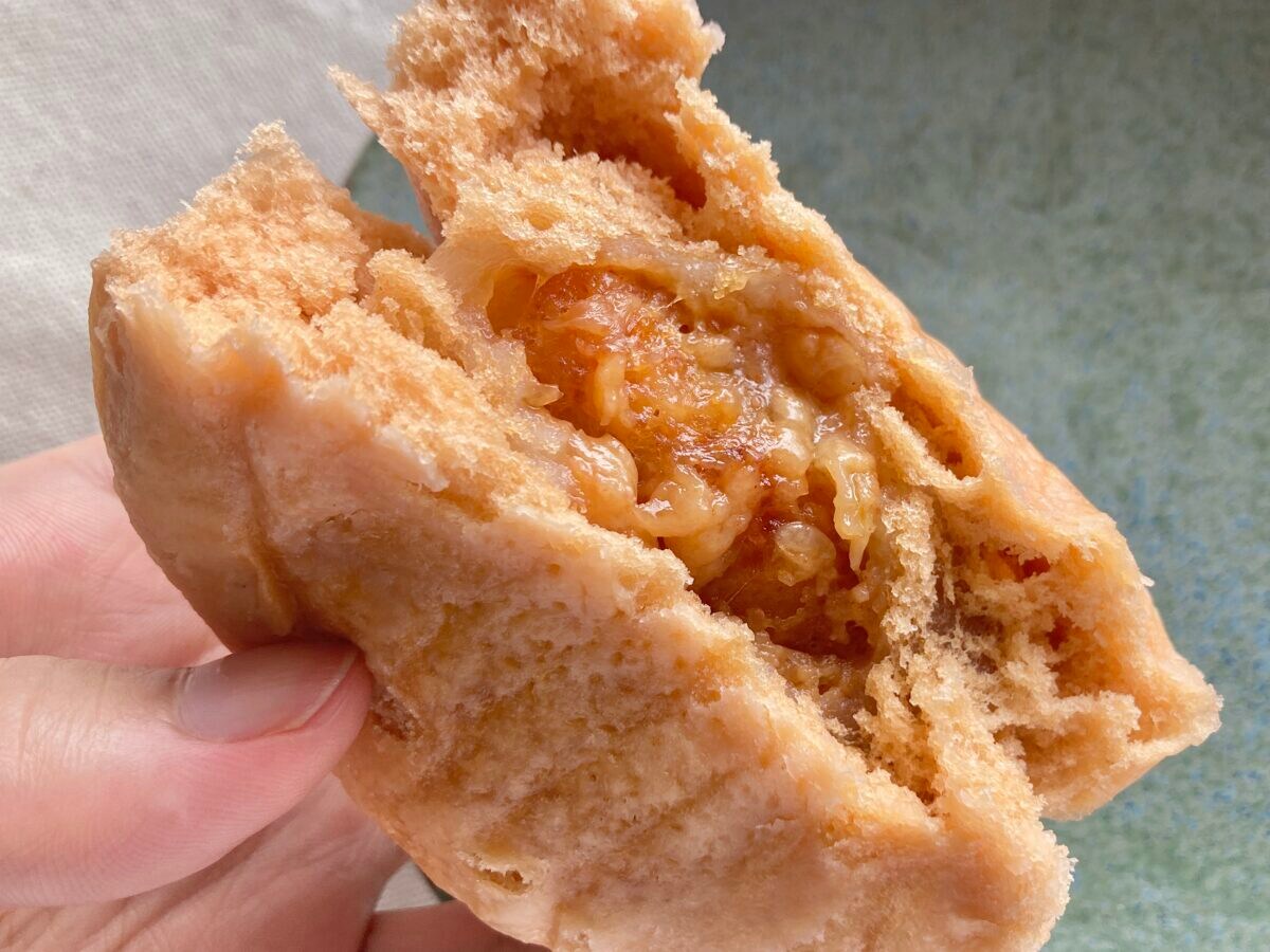 おもちが入った中華まん！？【セブン】これぞ背徳♡ 明太もちチーズ