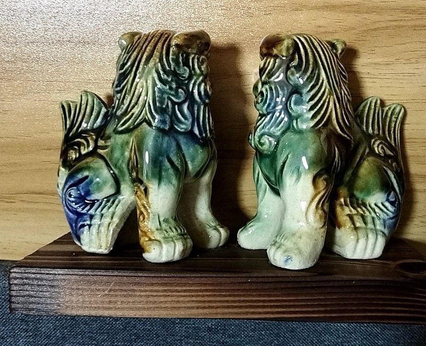 シーサー 2体セット 台付き 置物 陶器 獅子の像 沖縄 魔除け