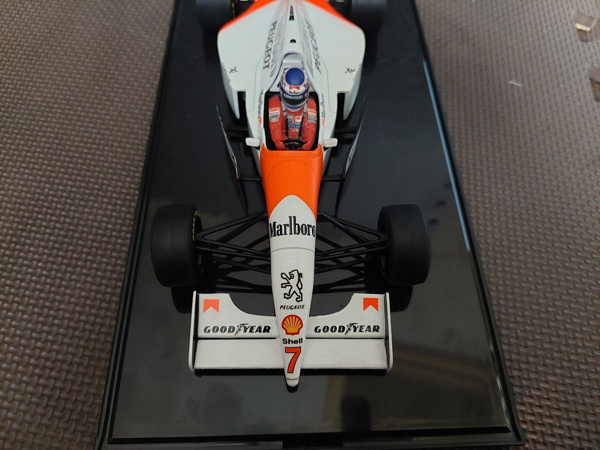 PMA 1/18 ＃7 マクラーレン MP4/9 プジョー 1994 ミカハッキネン
