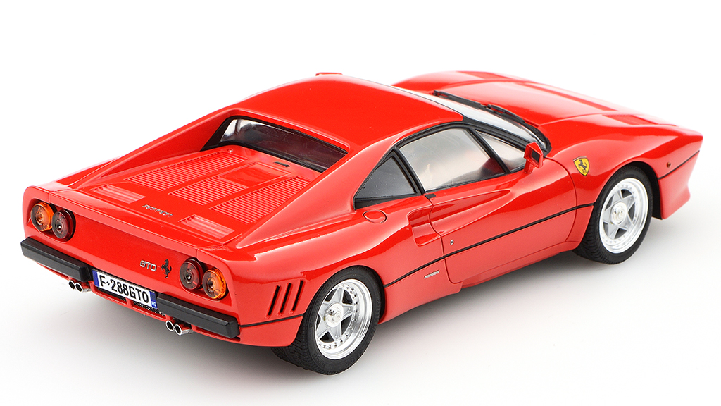 独自の加工でよりカッコ良く！フジミ製プラモ「フェラーリ288GTO」を