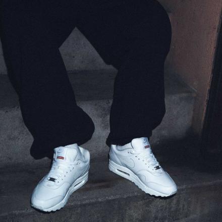 国内3月22日発売予定】 シュプリーム × ナイキ エアマックス 1 4色