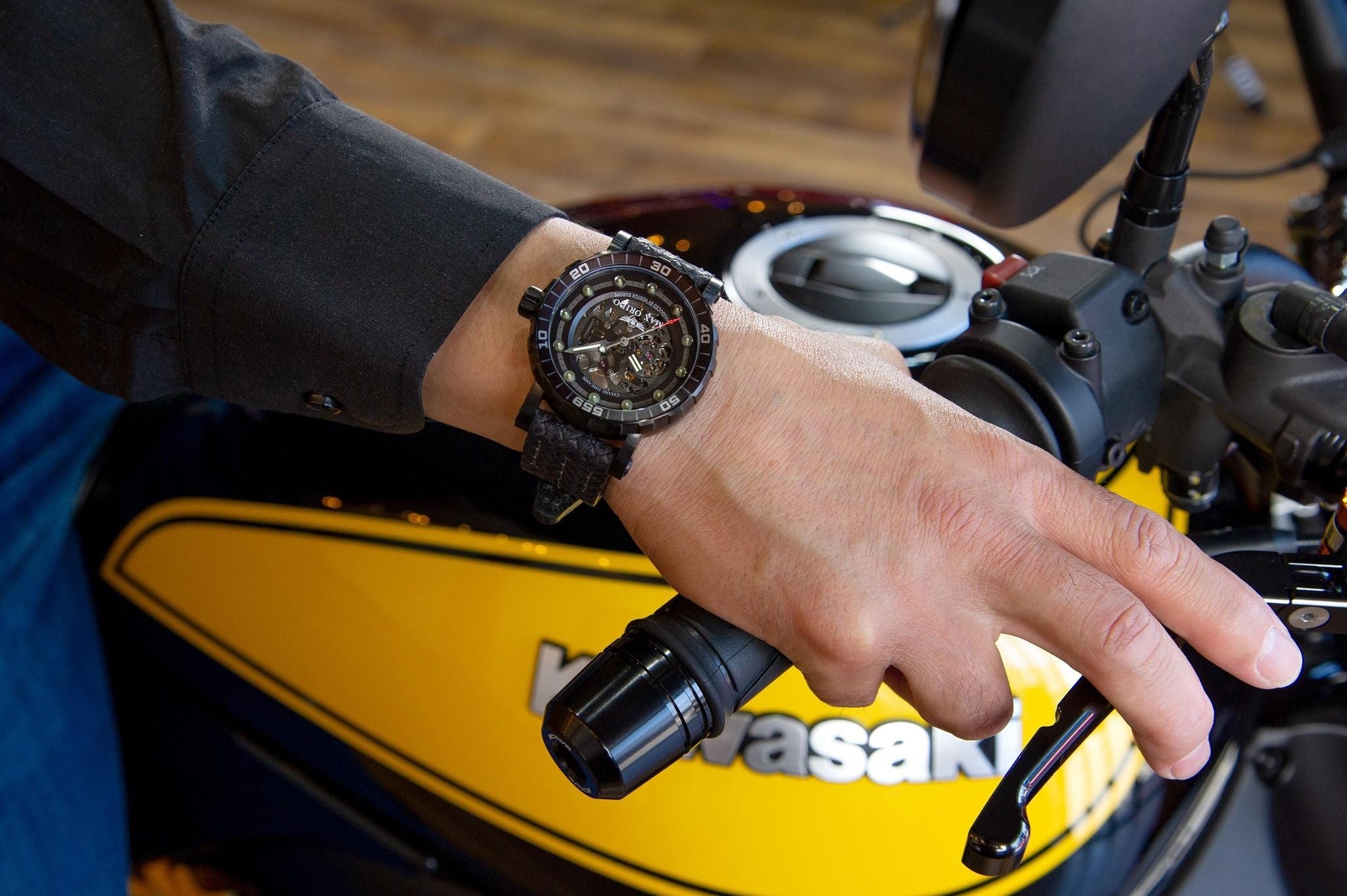 日本を代表するレーシングドライバー「MAX織戸選手」×タフネスの真髄を