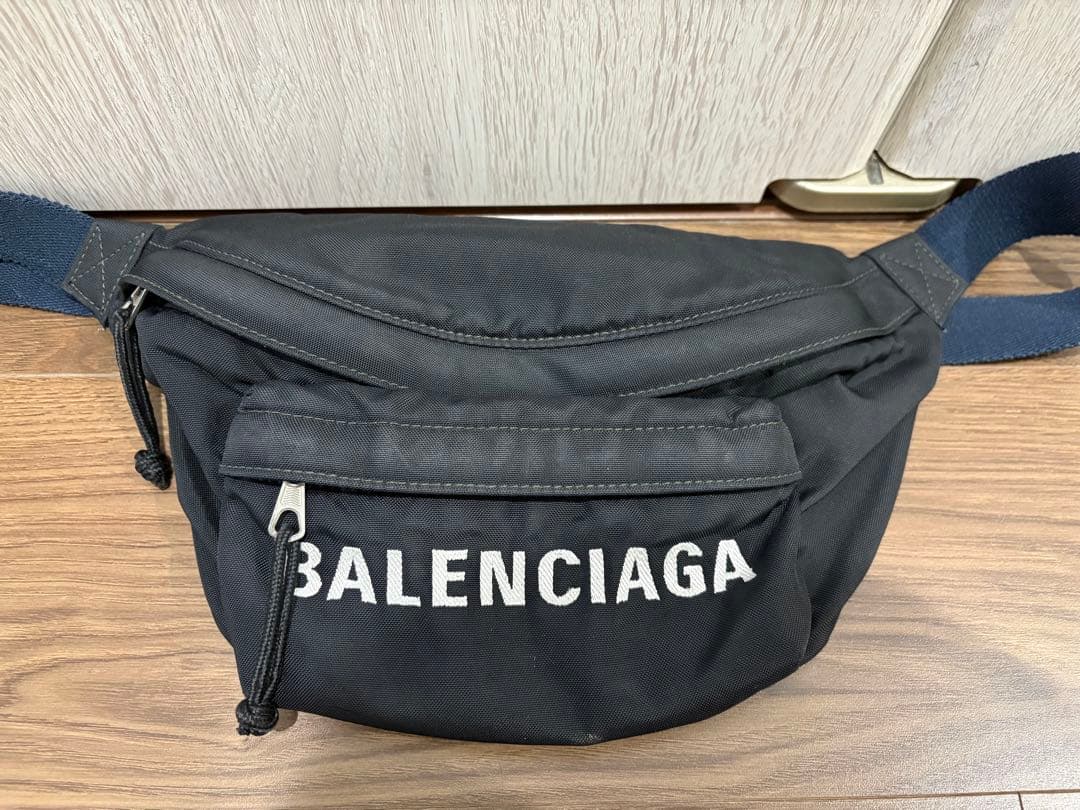 バレンシアガ エブリデイ ショルダーバッグ ナイロン ブラック/ネイビー