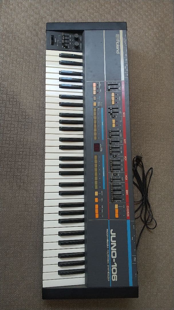 鍵盤楽器 Roland JUNO-106