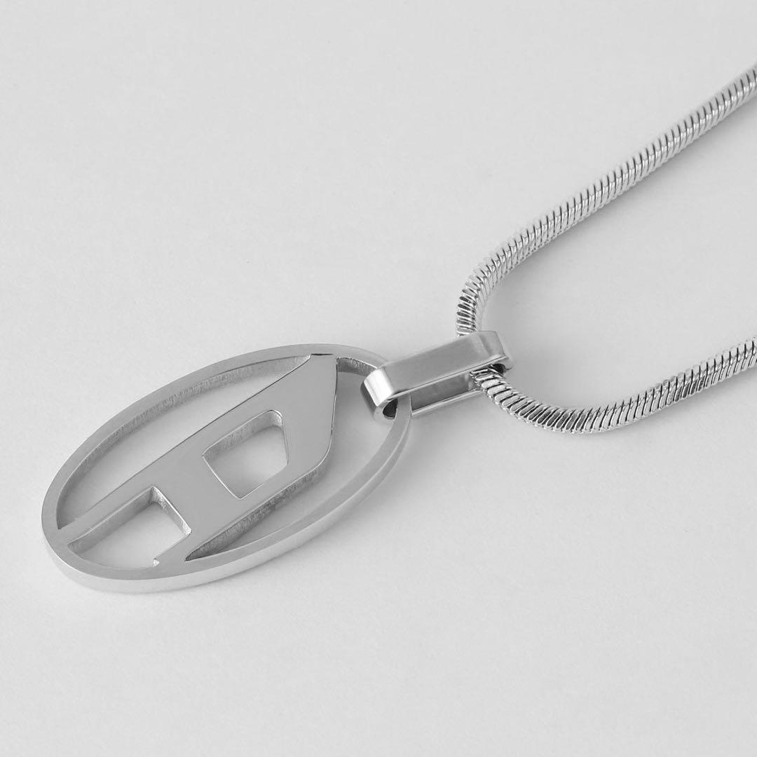 DIESEL シルバー オーバルペンダント ネックレス