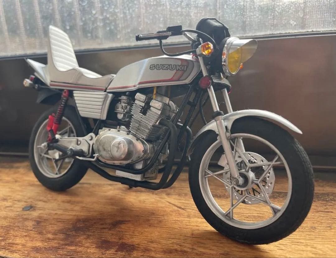 アオシマ　1/12 gsx400e ザリ完成品 アオシマ 1/12 スズキ GSX400E II ザリ 改 族車仕様 プラモデル 完成品