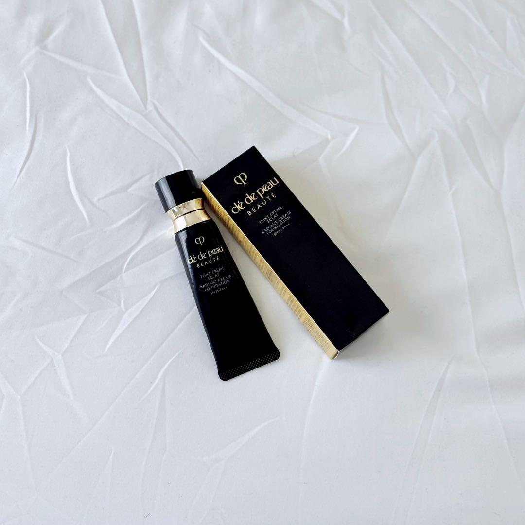 クレ・ド・ポー ボーテ タンクレームエクラn ファンデ クリームタイプ