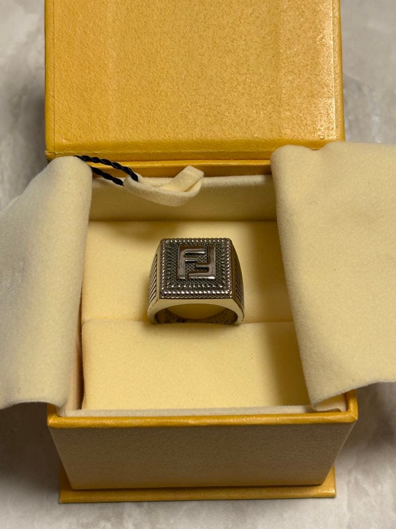 最終値下げ‼️本日のみFENDI シルバーリング S ヴィンテージ