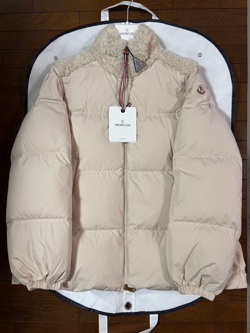 ダリア 最終価格 新品・未使用 モンクレール Esnaie ショートダウン MONCLER/モンクレール_レディース通販 | Esnaie ショートダウン