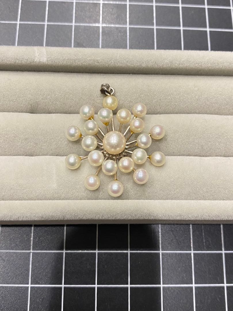 ベ*P様 セール！！K14WG 真珠の花形ペンダントとっぷ