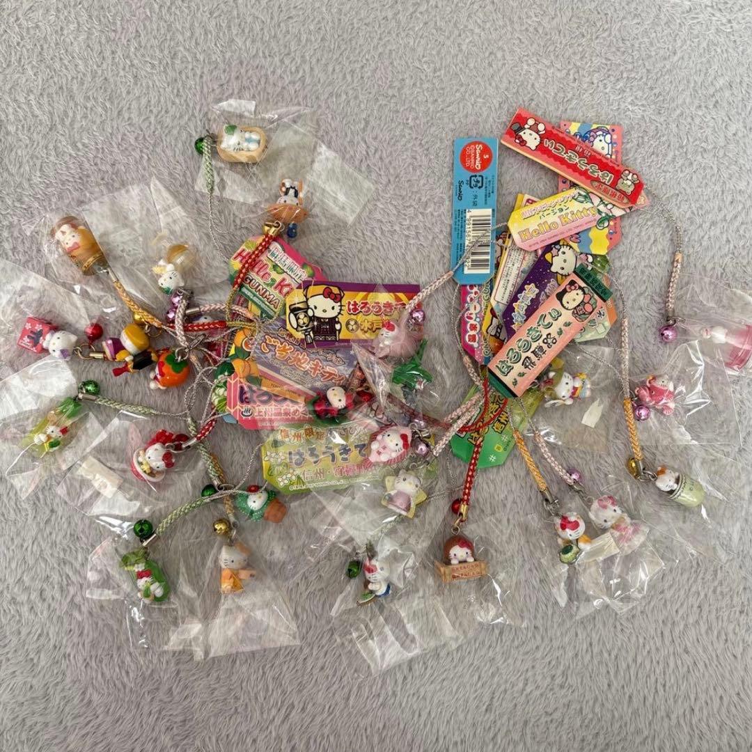 【ご当地キティ 根付けストラップ】 まとめ売り ハローキティ