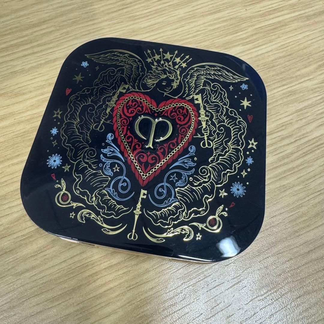 クレ・ド・ボーポーテ タンクッションエクラルミヌ