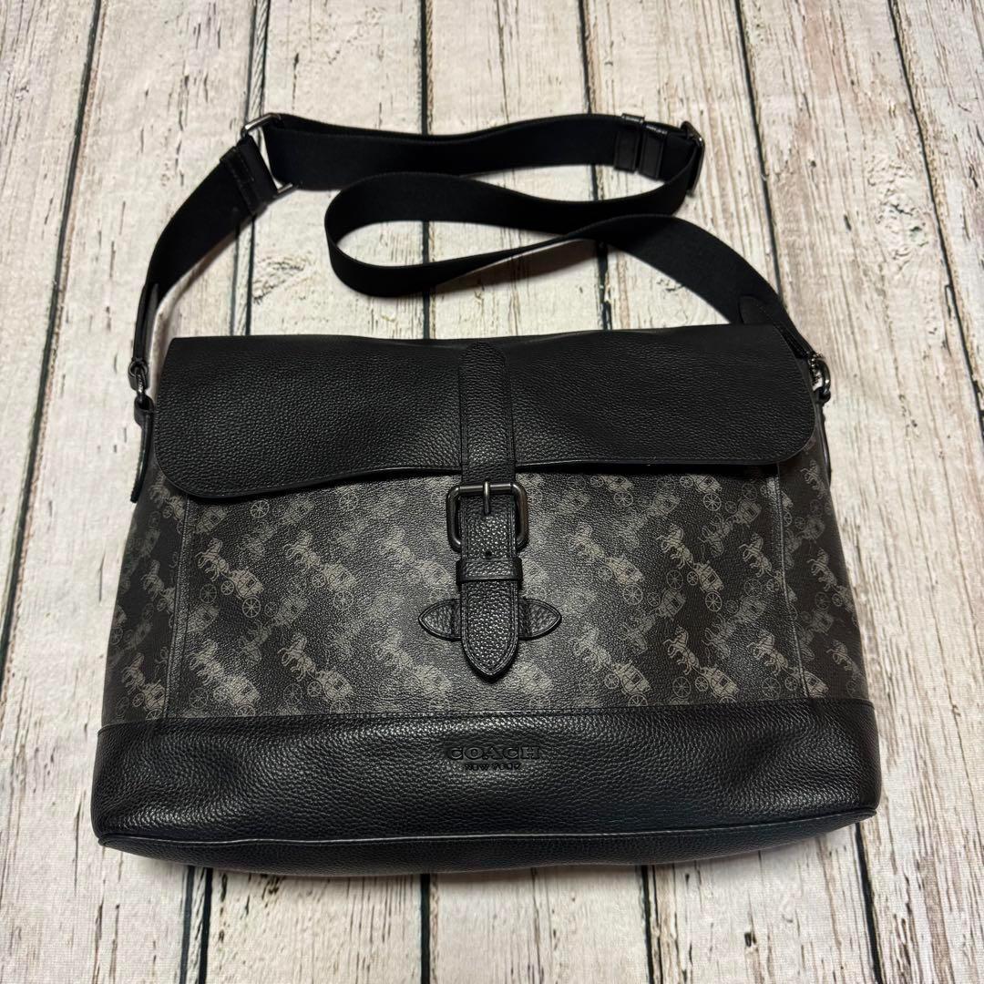 美品　正規品　COACH コーチ　ショルダーバッグ　メッセンジャーバッグ