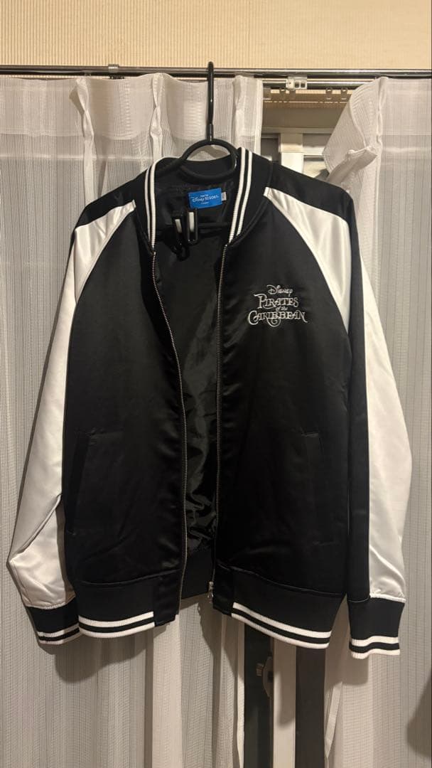 ★ Disney ディズニー　カリブの海賊　ミッキー　刺繍　スカジャン パイレーツミッキーデザイン！東京ディズニーランド「カリブの海賊