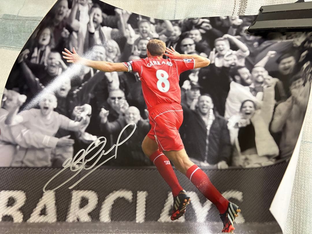 リバプール　スティーブン・ジェラード　直筆サイン入りポスター