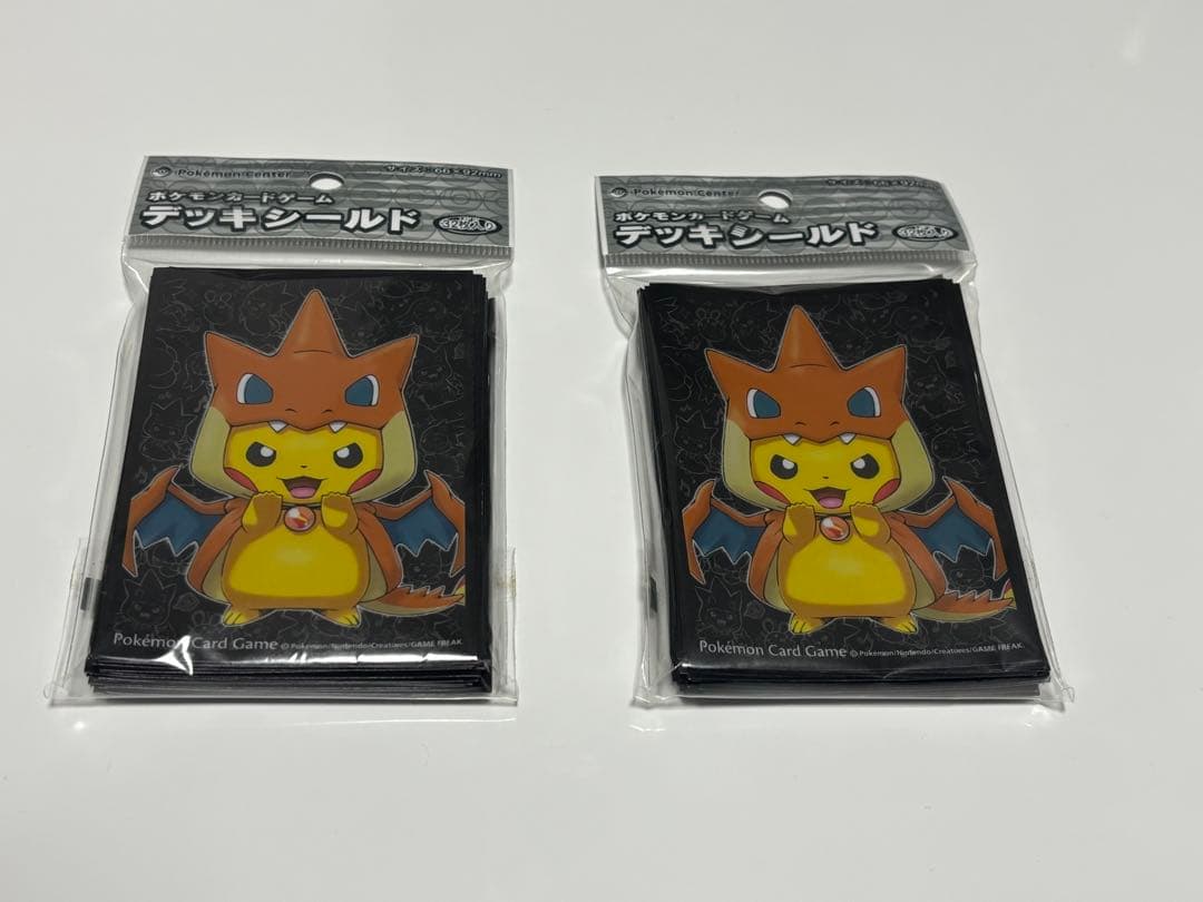 メガリザードンYのポンチョを着たピカチュウ　ポケモンカード　デッキシールド