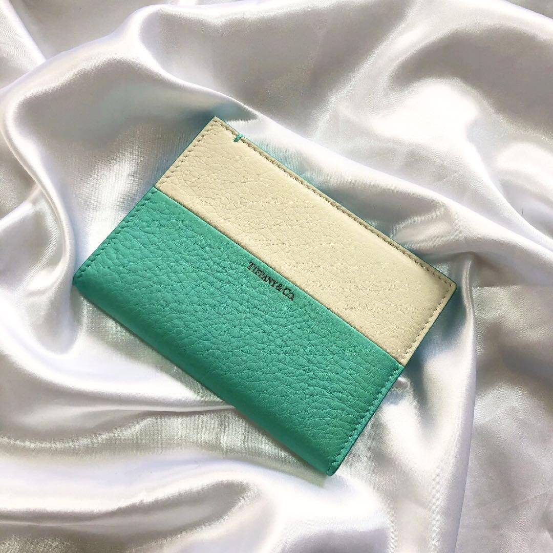 【美品】ティファニー　パスポートケース　パスケース　小物入れ　レザー