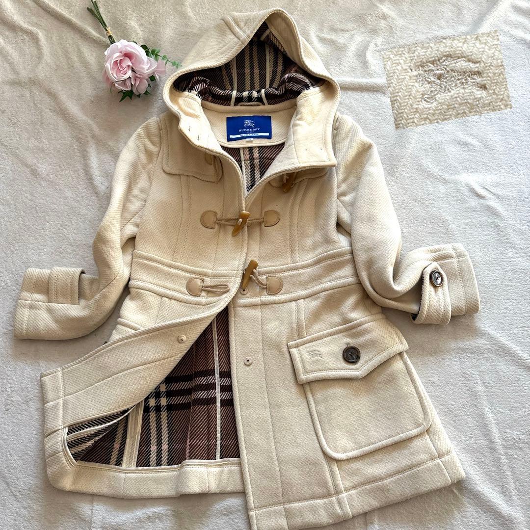 レア✨バーバリーブルーレーベル ダッフルコート ノバチェック フード ホワイト セール】 ツイルメルトンダッフルコート （その他アウター）｜BLUE