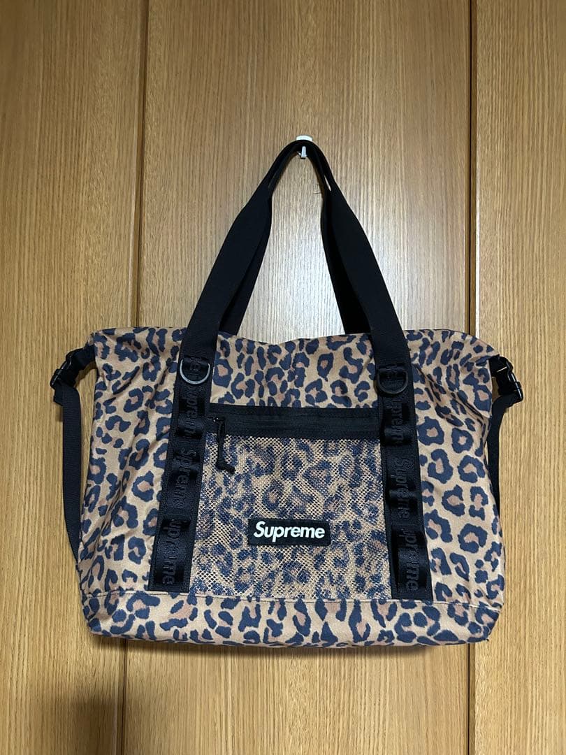 シュプリーム　トートバッグ
