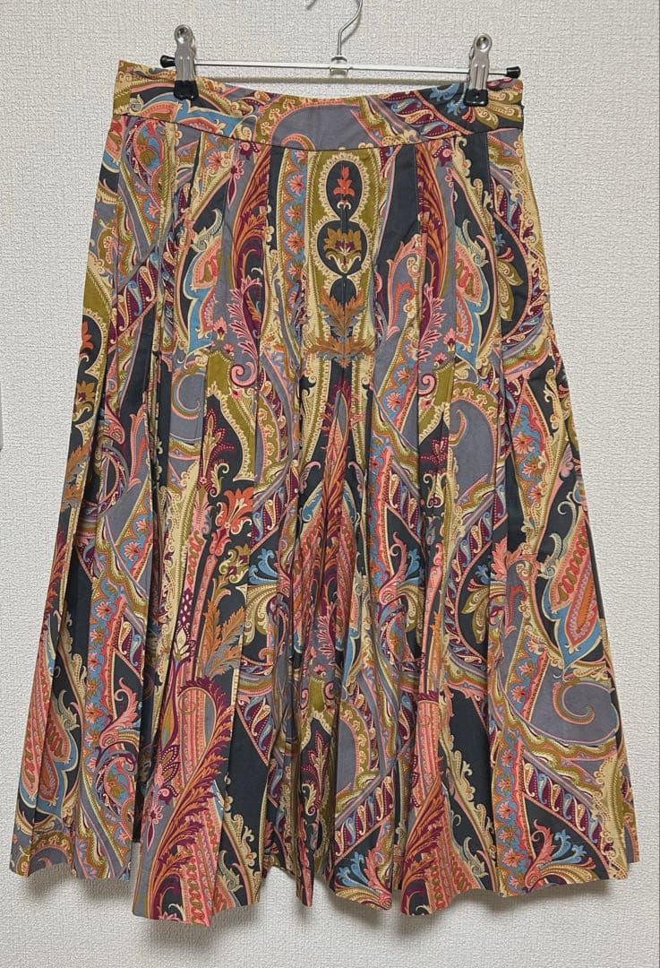 お値下げしました！マーガレットハウエル ペイズリー柄 プリーツスカート サイズⅡ