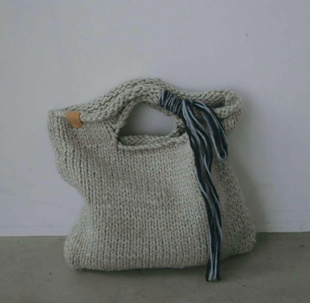 新品未使用 ETRETOKYO HAND KNIT BAG & POUCH Plexida Aster Raffia Pouch Bag - Tan – Jac + Jack AU
