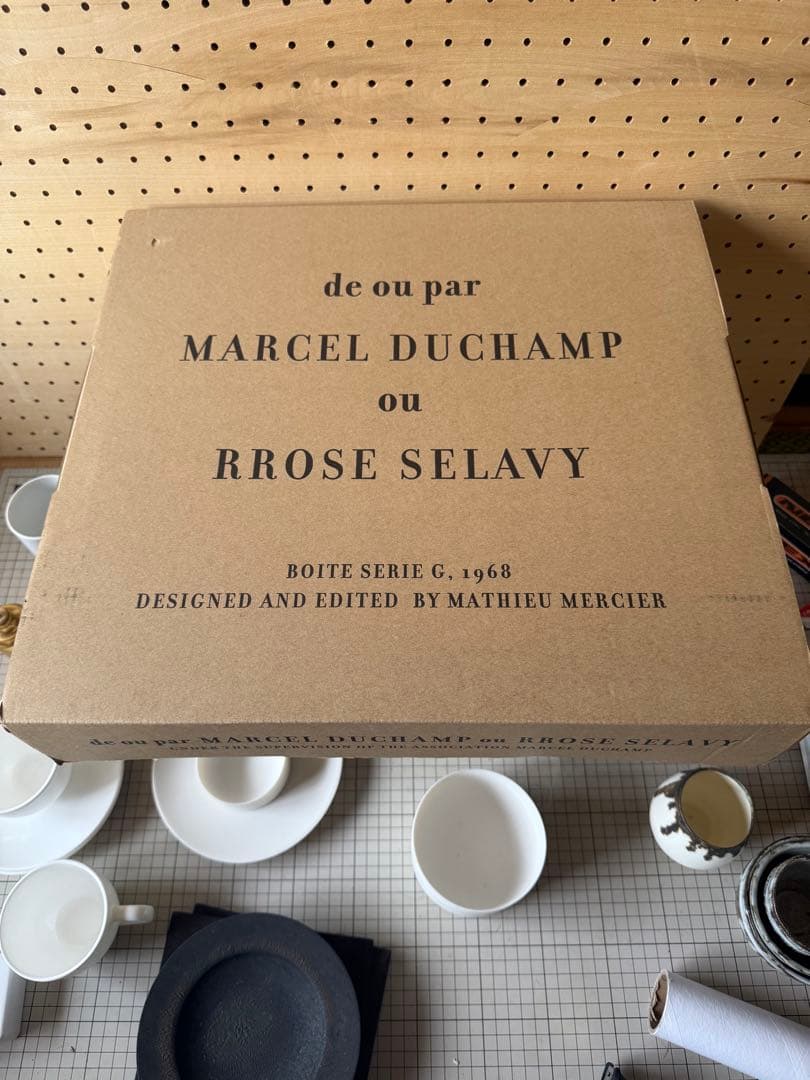 マルセル・デュシャンBoite en Valise. BOÎTE-EN-VALISE / MUSEUM IN A BOX：マルセル・デュシャン | OIL