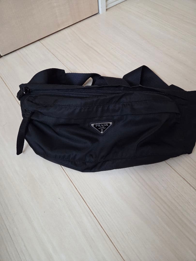 チッチ！PRADA ボディバック、ウエストポーチ 黒