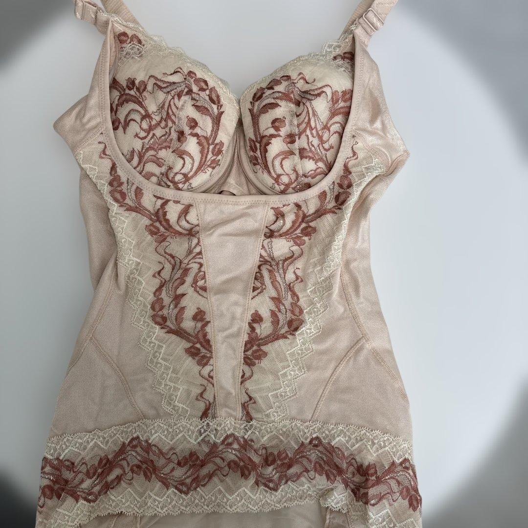 補整下着ボディシェーパーD70