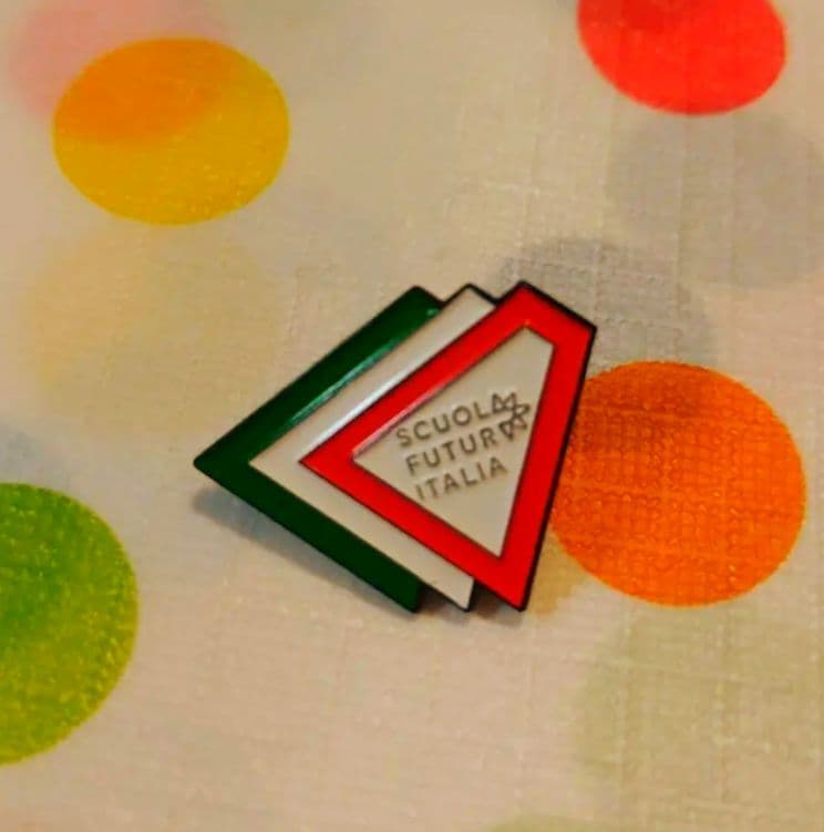 [非売品]イタリア SCUOLA FUTURA ITALIA ピンバッジ 万博 万博 イタリア館 限定ピンバッジ SCUOLA FUTURA ITALIA - メルカリ