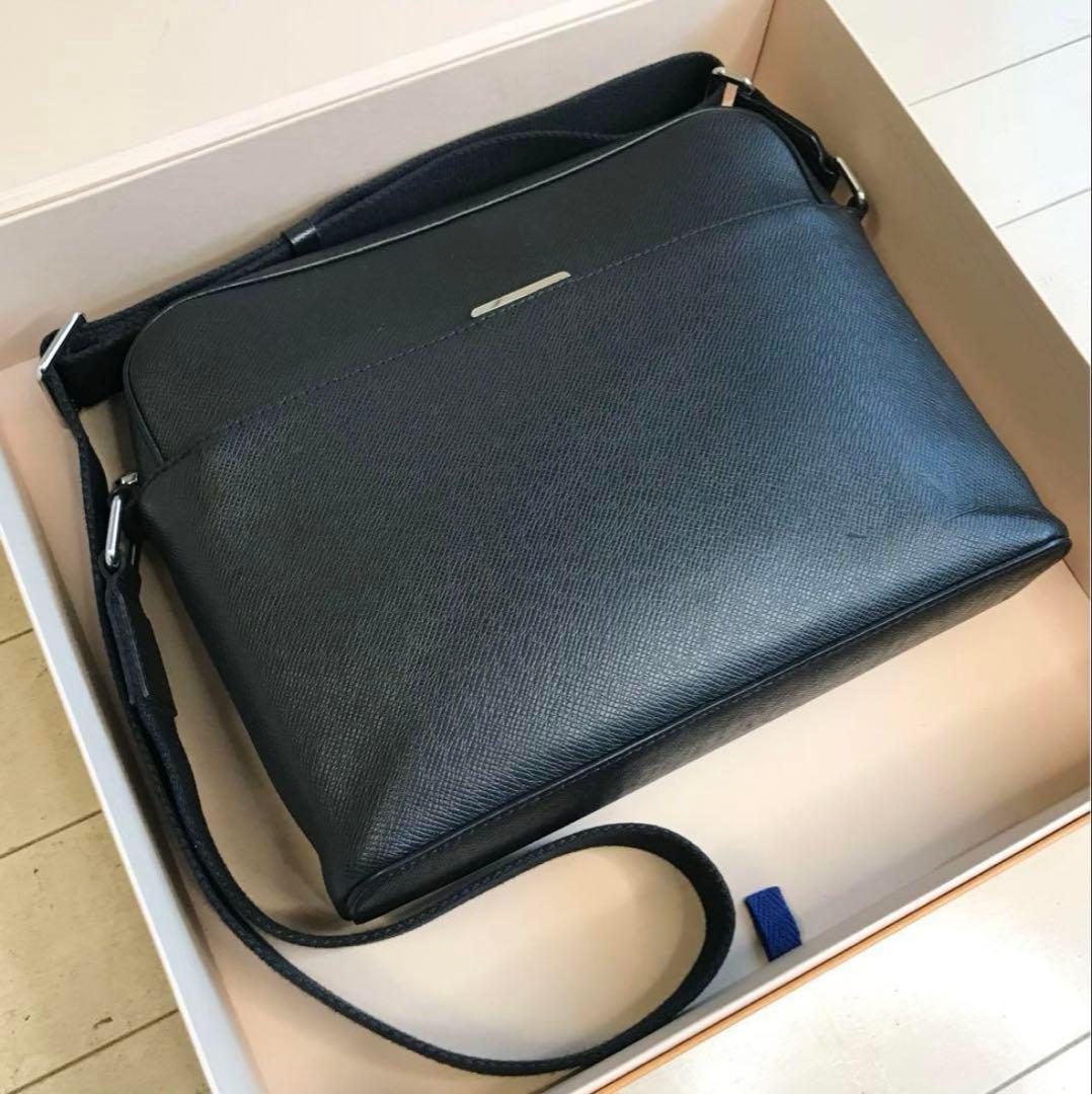 ちょこ Louis Vuitton Anton Taiga ショルダーPM