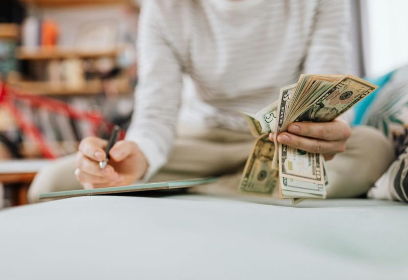 pexels-karola-g-6328899